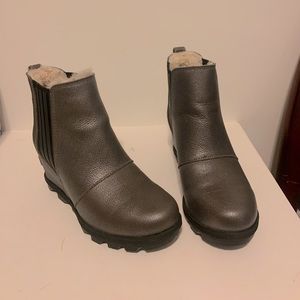 Sorel fleece lined booties size 7.5